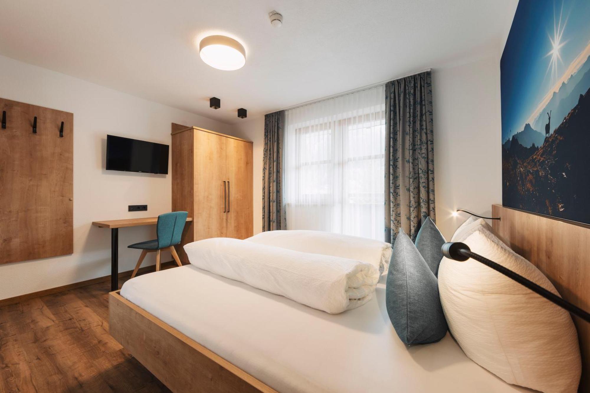 Apart Garni St Martin - Silvretta Card Premium Betrieb Galtuer Exterior photo